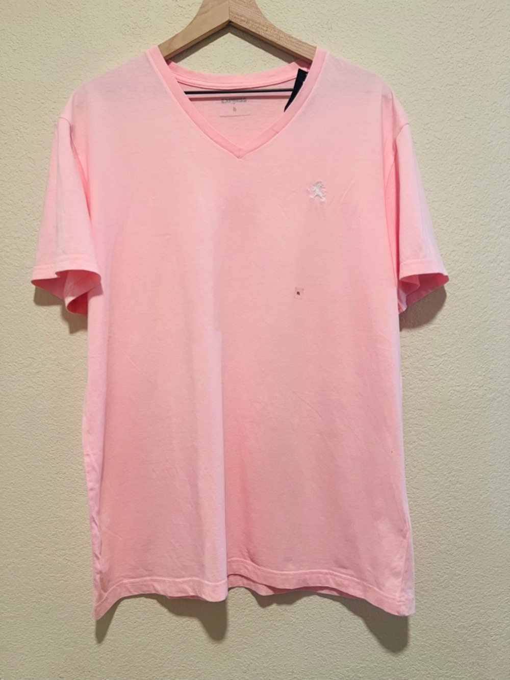 NWT Men's Pink Express V-Neck T-Shirt XL